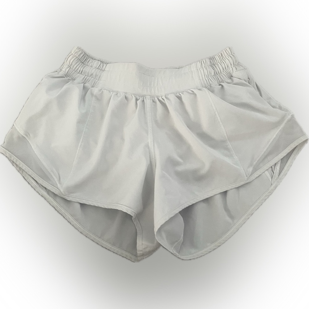 lululemon White Hotty Hot Low-Rise Lined Short 2.5